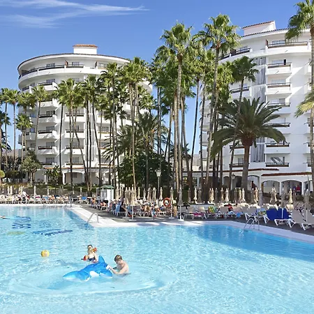 Servatur Waikiki Hotel