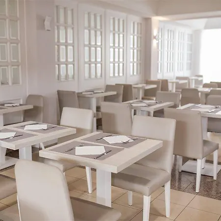 Servatur Waikiki