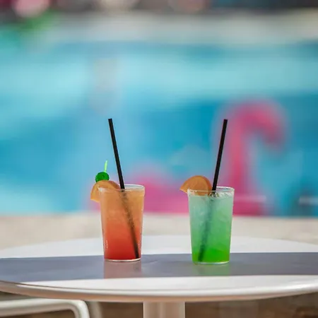 思维德威基基酒店 4*