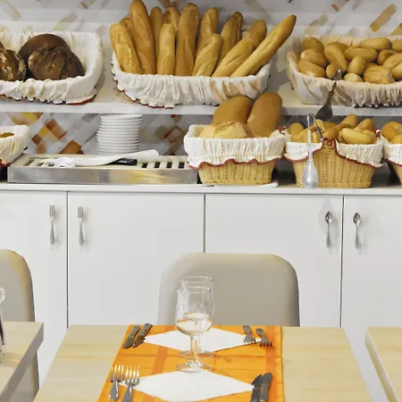 思维德威基基酒店 普拉亚戴尔雷安格莱斯