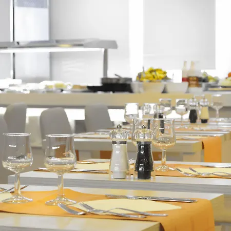 思维德威基基酒店 4*