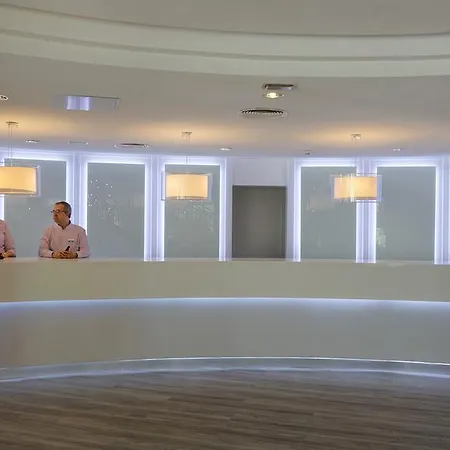 Hotel Servatur Waikiki